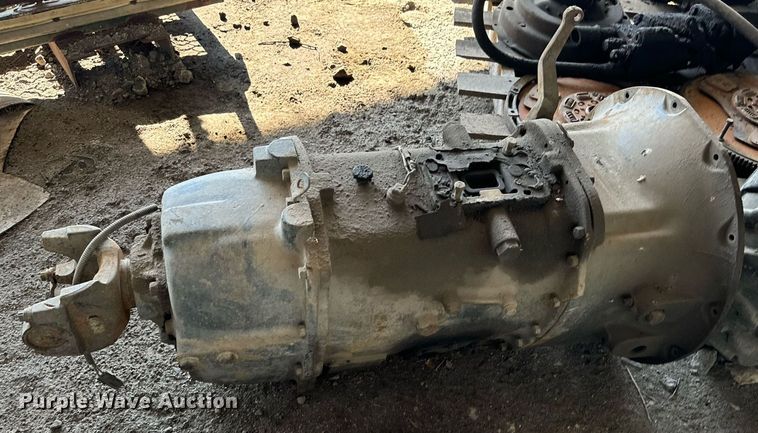 image for item DU9601 Engine and transmission parts