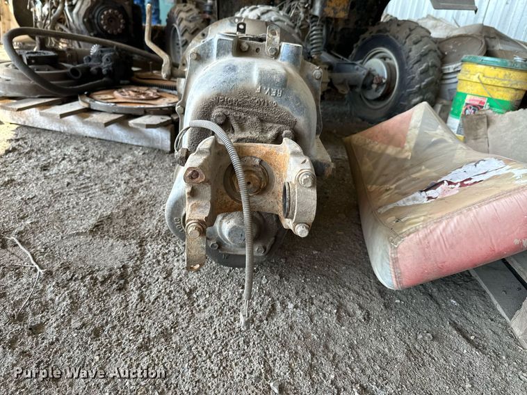 image for item DU9601 Engine and transmission parts