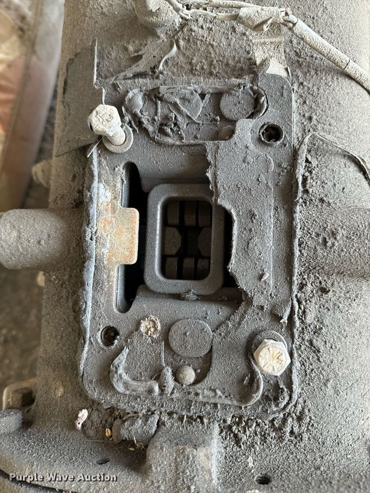 image for item DU9601 Engine and transmission parts