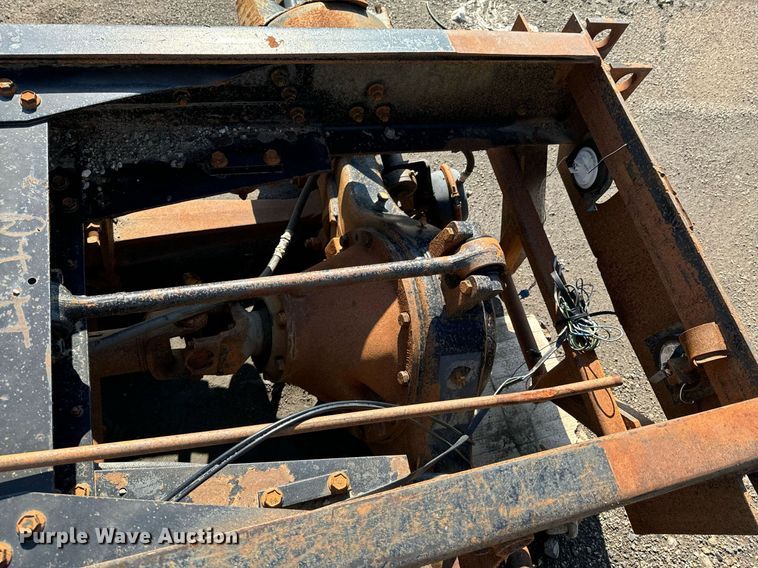 image for item DU9603 1996 International 4900 truck cab and chassis