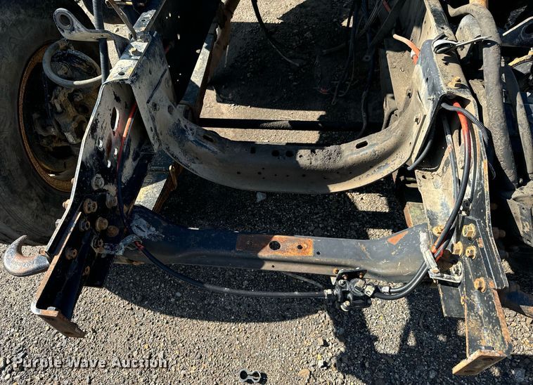 image for item DU9603 1996 International 4900 truck cab and chassis