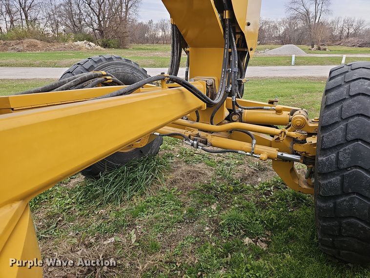 image for item DV0058 2019 Caterpillar  140 AWD motor grader