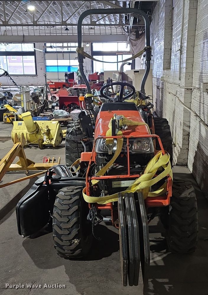 image for item DV0083 Kubota B7610 MFWD tractor