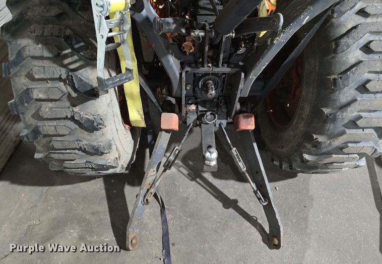 image for item DV0083 Kubota B7610 MFWD tractor