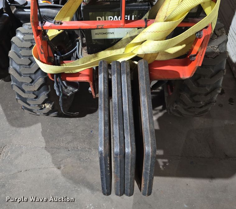 image for item DV0083 Kubota B7610 MFWD tractor