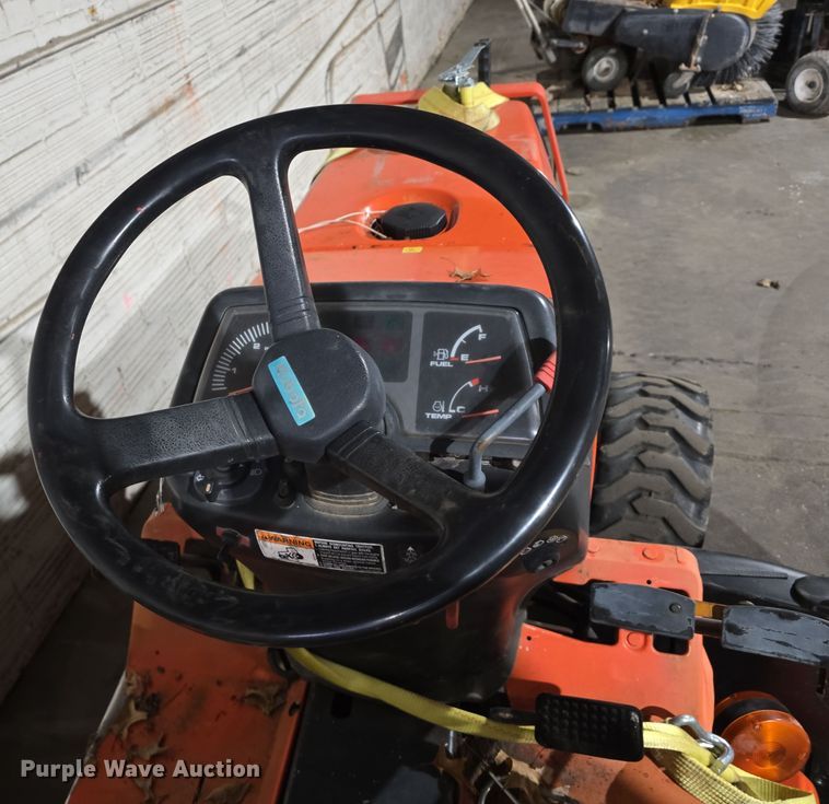 image for item DV0083 Kubota B7610 MFWD tractor