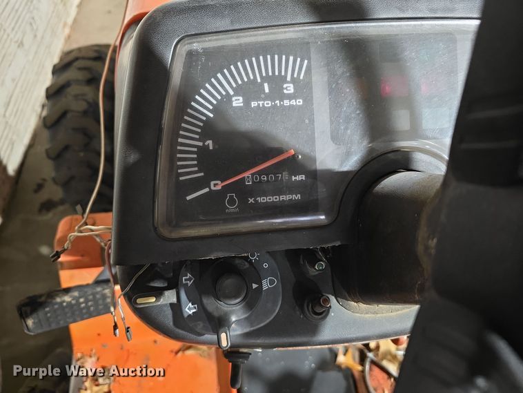 image for item DV0083 Kubota B7610 MFWD tractor