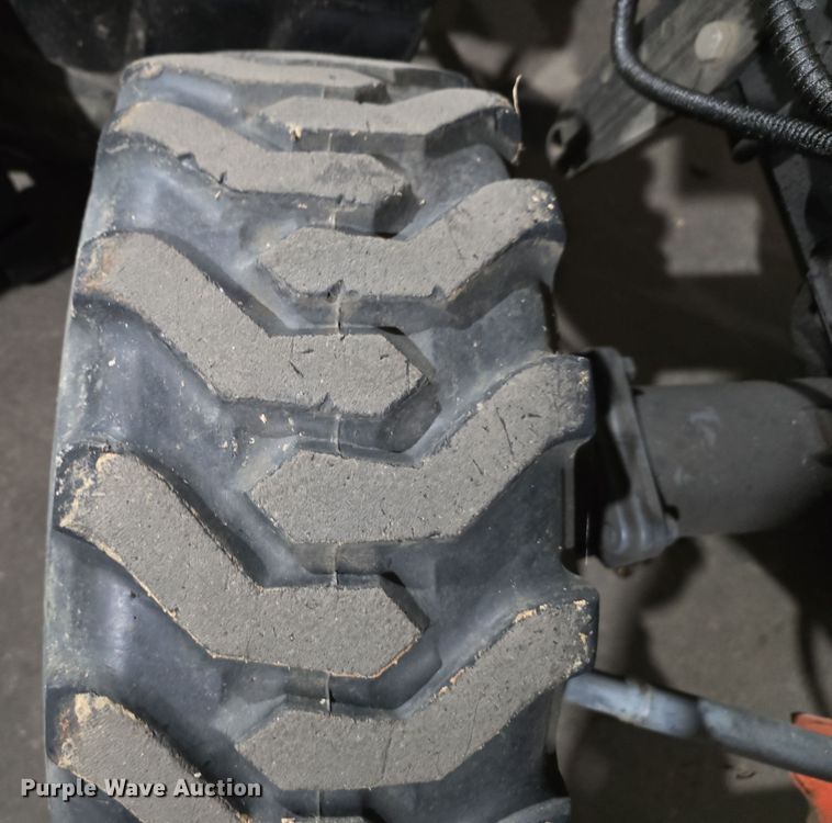 image for item DV0083 Kubota B7610 MFWD tractor