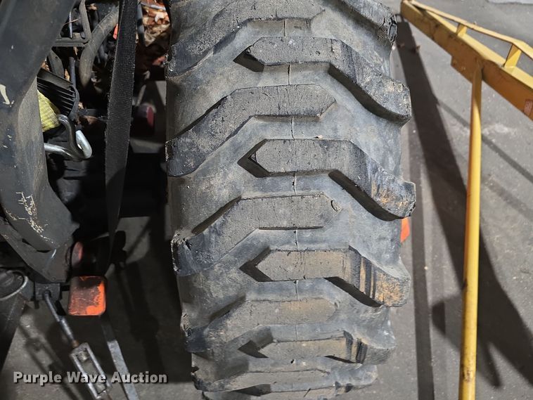 image for item DV0083 Kubota B7610 MFWD tractor