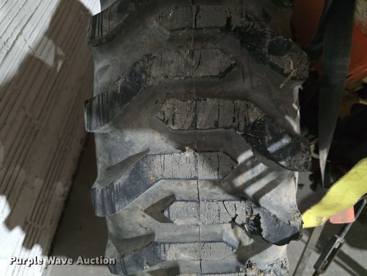 image for item DV0083 Kubota B7610 MFWD tractor