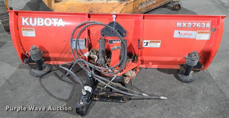 image for item DV0083 Kubota B7610 MFWD tractor