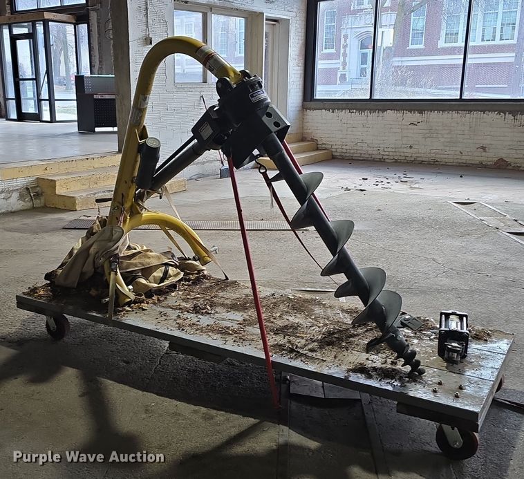 image for item DV0083 Kubota B7610 MFWD tractor