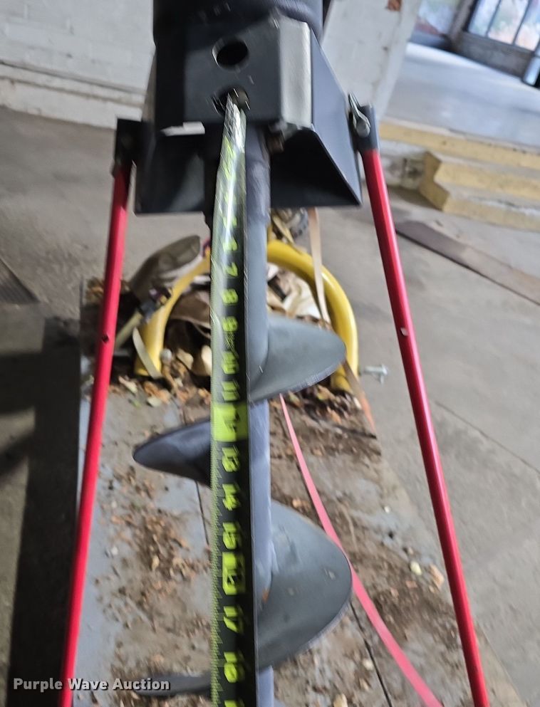 image for item DV0083 Kubota B7610 MFWD tractor