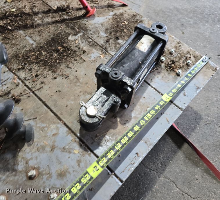 image for item DV0083 Kubota B7610 MFWD tractor