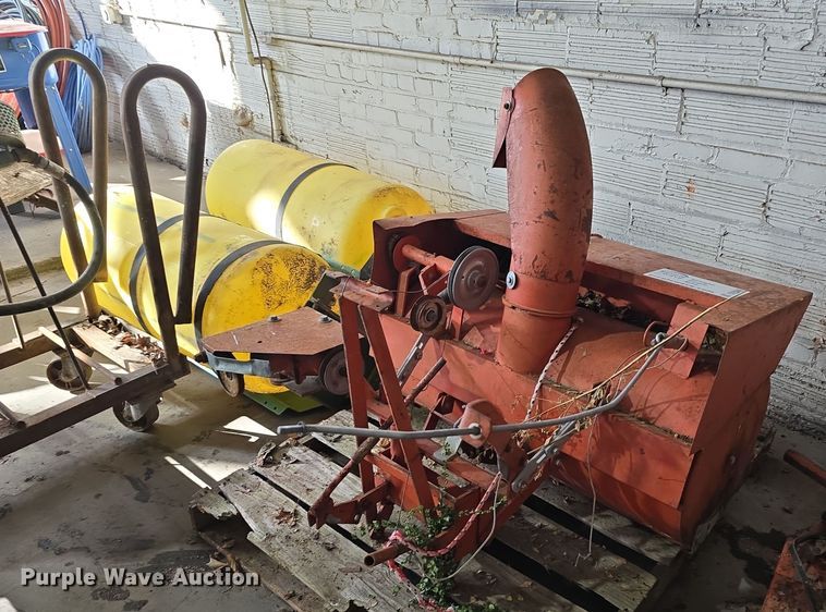 image for item DV0088 Tractor attachments