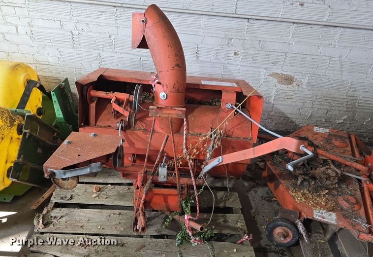 image for item DV0088 Tractor attachments