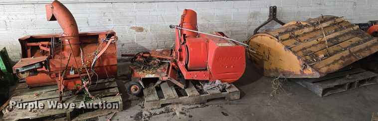 image for item DV0088 Tractor attachments