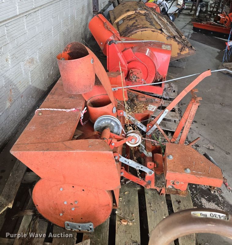 image for item DV0088 Tractor attachments