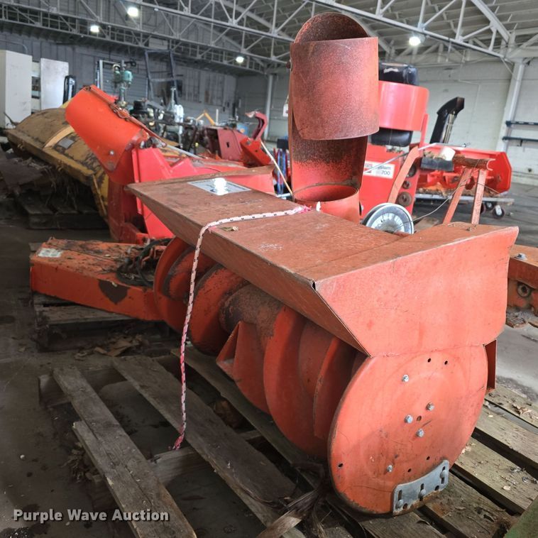 image for item DV0088 Tractor attachments