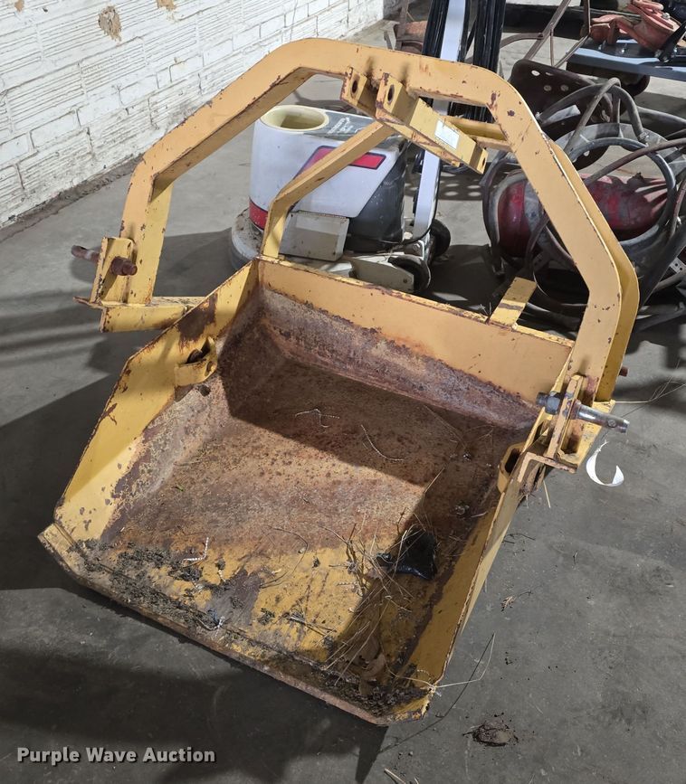 image for item DV0088 Tractor attachments