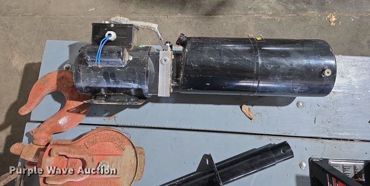 image for item DV0090 Concrete equipment