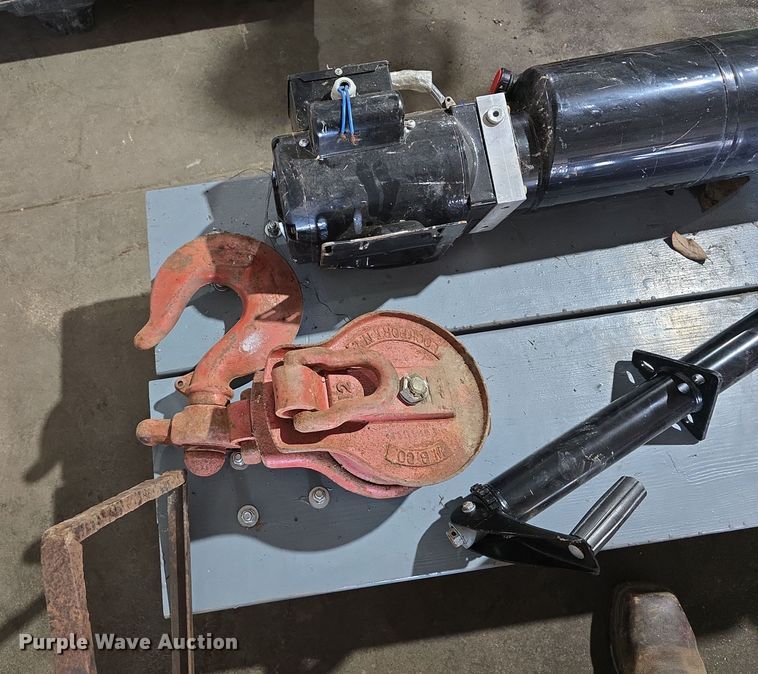 image for item DV0090 Concrete equipment