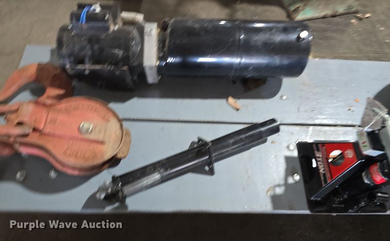 image for item DV0090 Concrete equipment