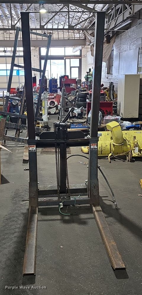 image for item DV0091 Tractor attachments