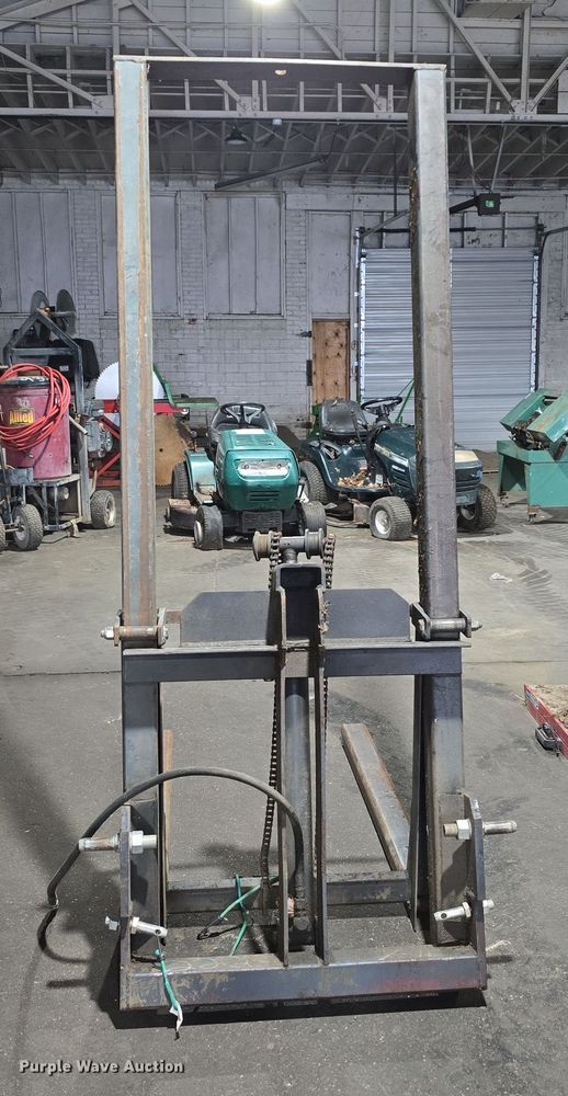 image for item DV0091 Tractor attachments