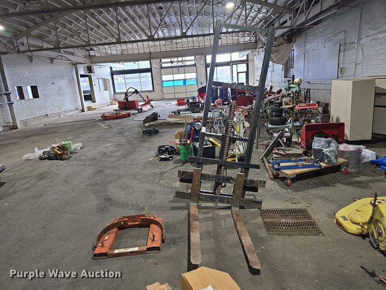 image for item DV0091 Tractor attachments