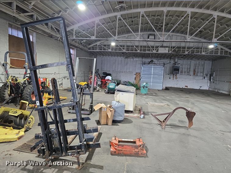 image for item DV0091 Tractor attachments