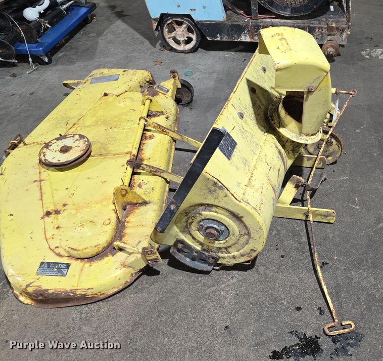 image for item DV0091 Tractor attachments