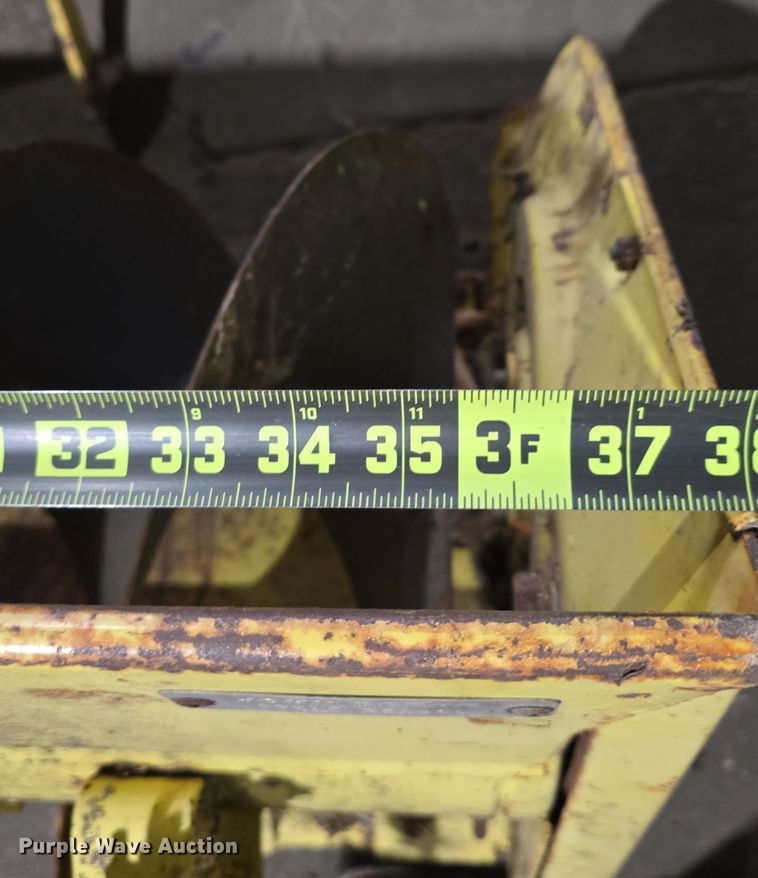 image for item DV0091 Tractor attachments