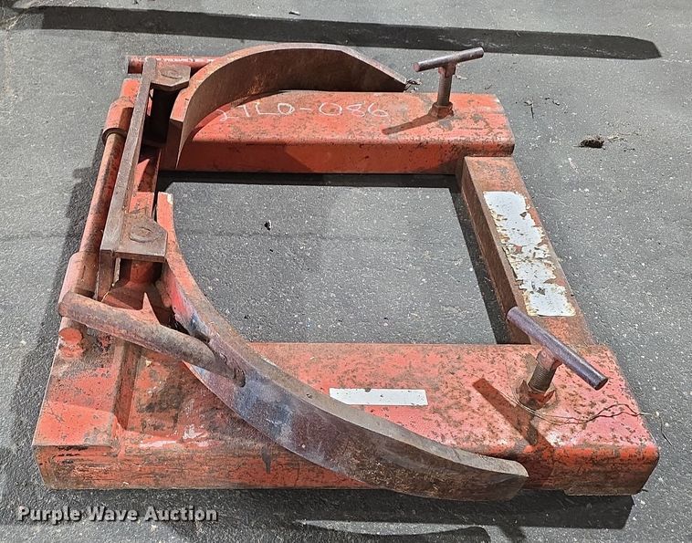 image for item DV0091 Tractor attachments