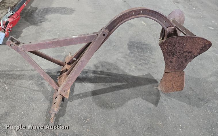 image for item DV0091 Tractor attachments