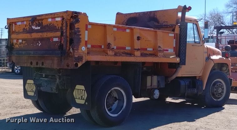 image for item DV6595 1984 International  1954 dump truck