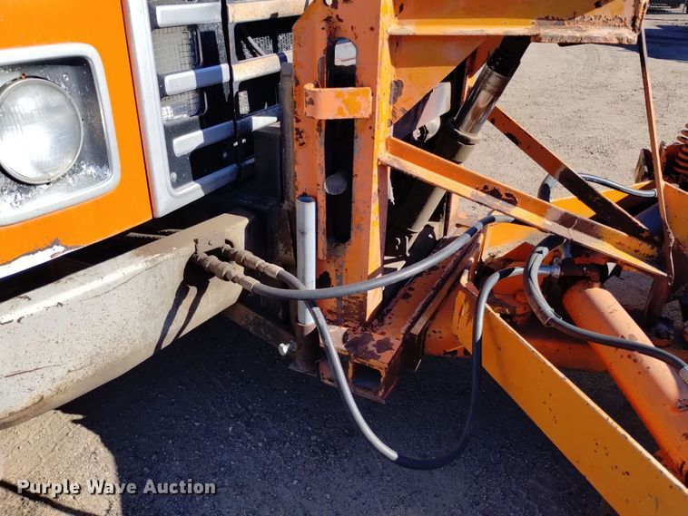 image for item DV6595 1984 International  1954 dump truck