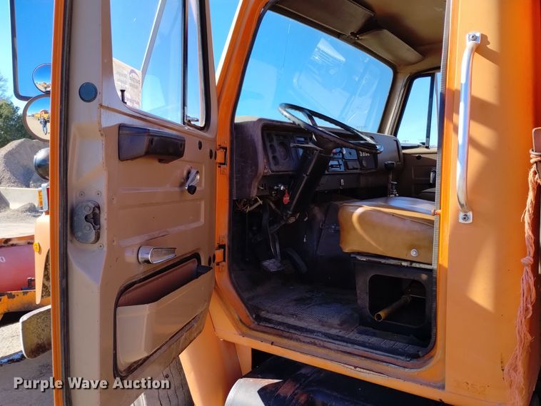 image for item DV6595 1984 International  1954 dump truck