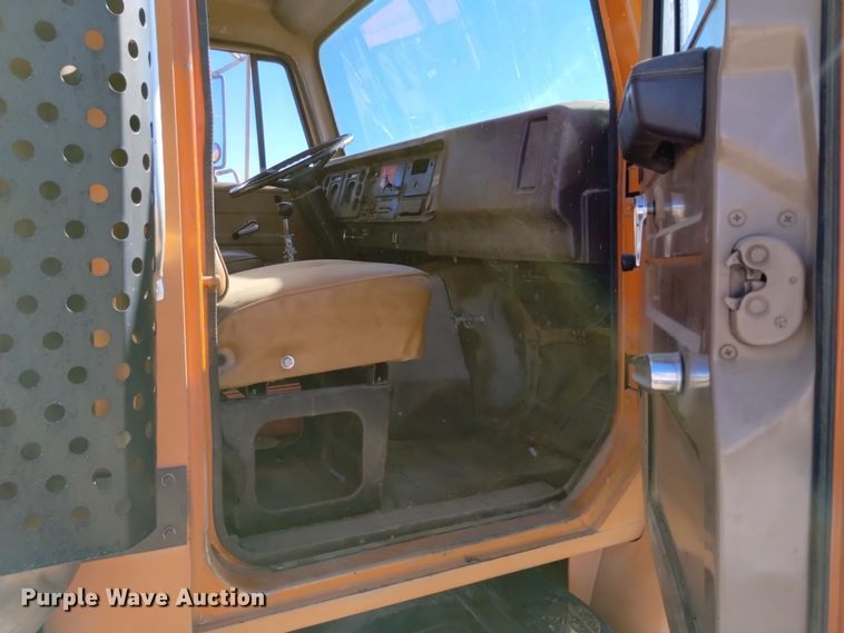 image for item DV6595 1984 International  1954 dump truck