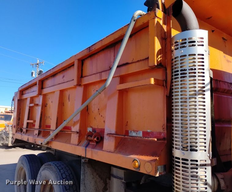 image for item DV6599 1989 GMC Brigadier dump truck