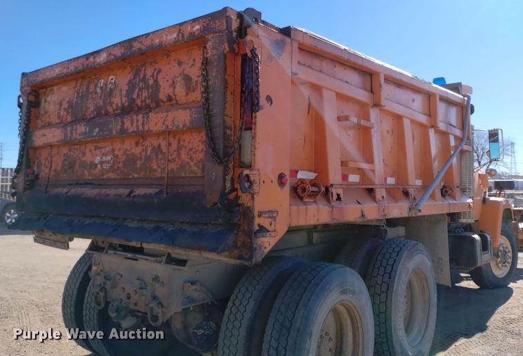 image for item DV6599 1989 GMC Brigadier dump truck