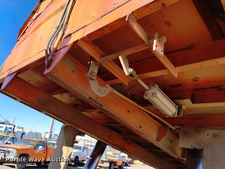 image for item DV6599 1989 GMC Brigadier dump truck