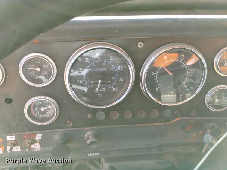 image for item DV6599 1989 GMC Brigadier dump truck