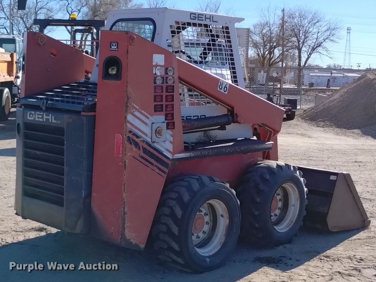 image for item DV6601 Gehl  5620 skid steer loader
