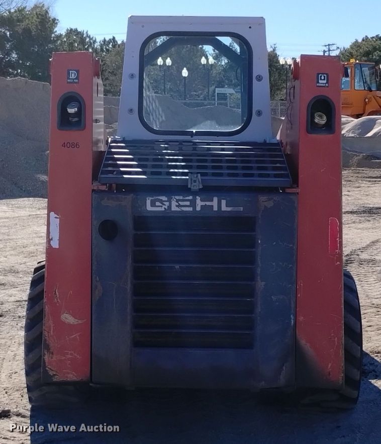 image for item DV6601 Gehl  5620 skid steer loader