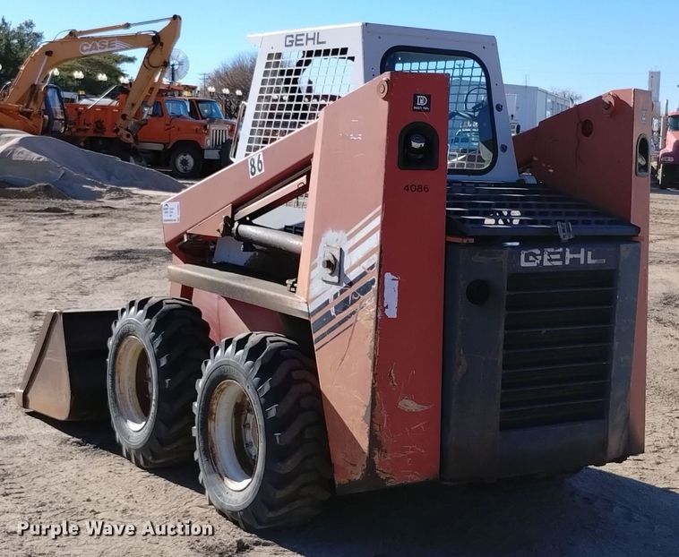 image for item DV6601 Gehl  5620 skid steer loader