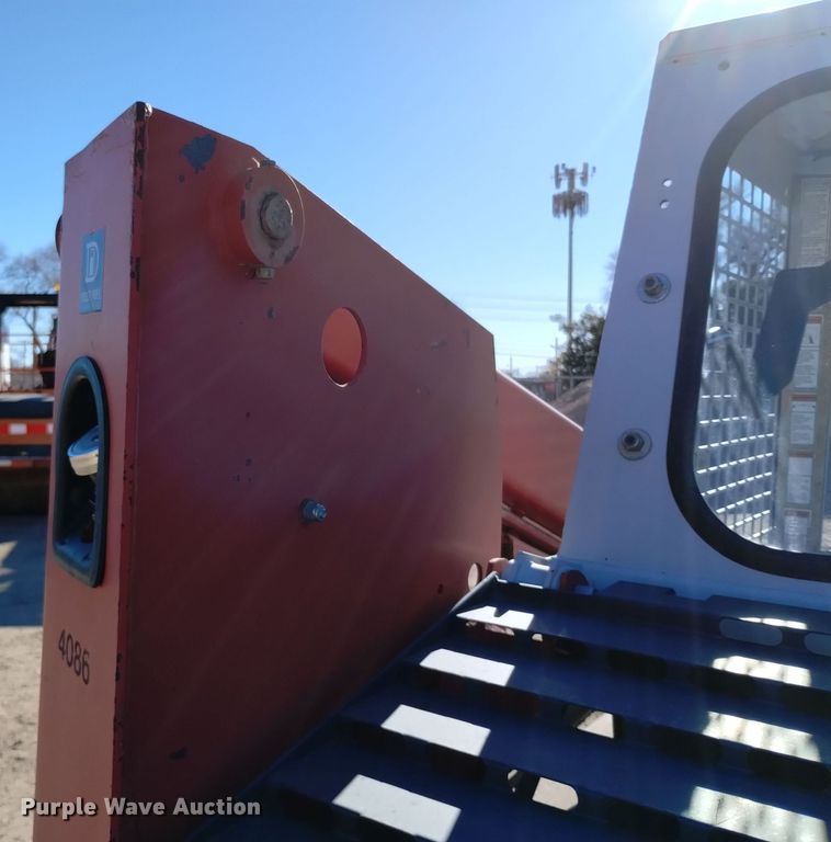 image for item DV6601 Gehl  5620 skid steer loader