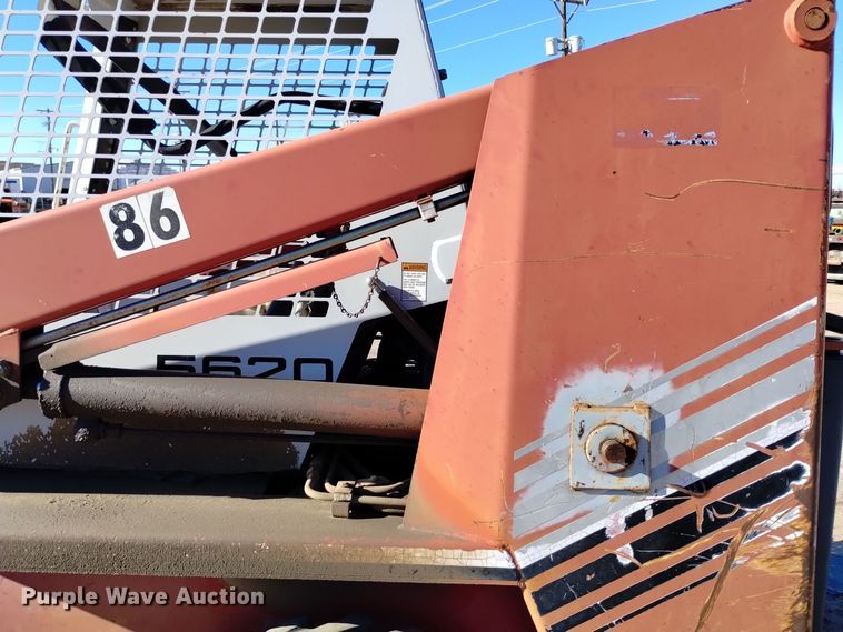 image for item DV6601 Gehl  5620 skid steer loader