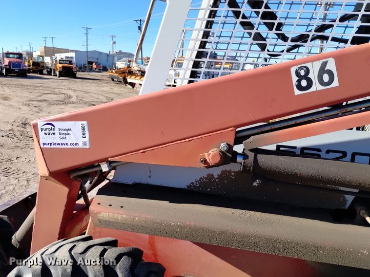 image for item DV6601 Gehl  5620 skid steer loader