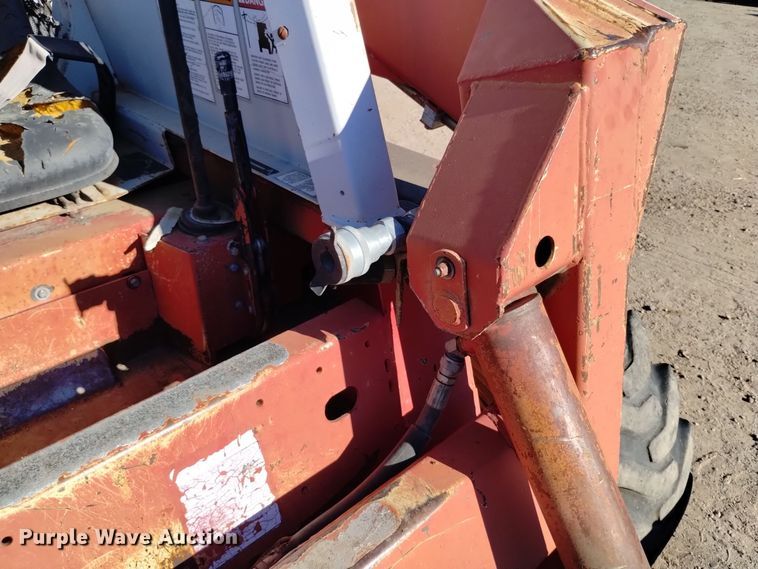 image for item DV6601 Gehl  5620 skid steer loader